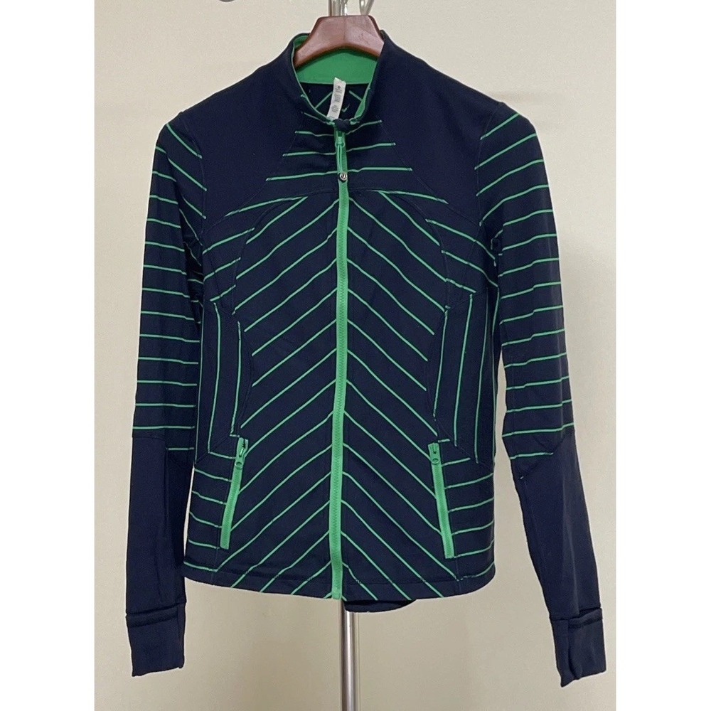 Lululemon Forme Jacket in the Slalom Stripe Inkwell Pattern Activewear‎ Size 10